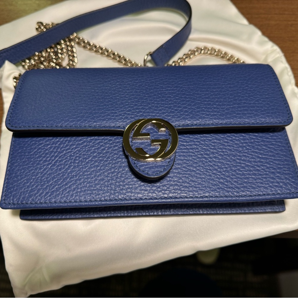 Gucci Shoulder Bag Blue Leather Interlocking G Logo.